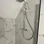 Au Theatre Apartmán *